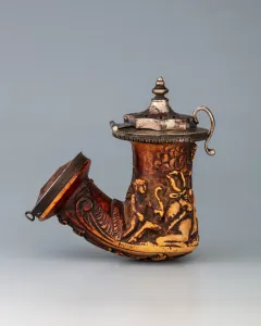 Tajtékpipa ezüst kupakkal, faragott jelenettel
