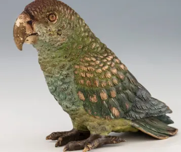 Bécsibronz figurális szobor – Papagáj
