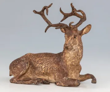 Bécsibronz figurális szobor – Fekvő szarvasbika