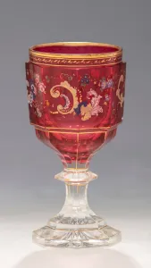 Biedermeier rubinpácolt talpas pohár neorokokó díszítéssel