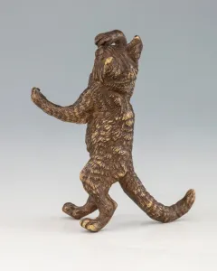 Bécsi bronz figurális szobor – Álló cica