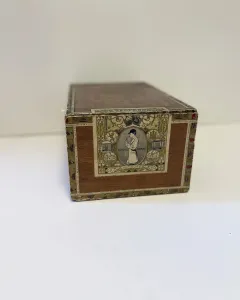 Korabeli szivardoboz