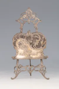 Ón szecessziós levéltartó, florális díszítéssel