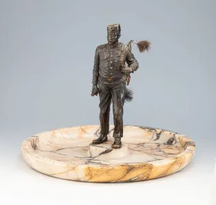 Bronz figurális névjegytartó – Kéményseprő