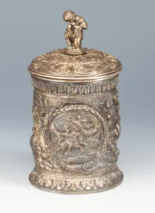 Ón historizáló fedeles kupa, csatajelenettel