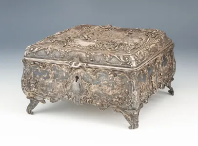 Ón historizáló fedeles doboz