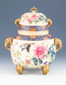 Japán kézzel festett fedeles porcelán edény