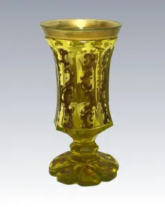 Biedermeier talpaspohár vadászjelenettel